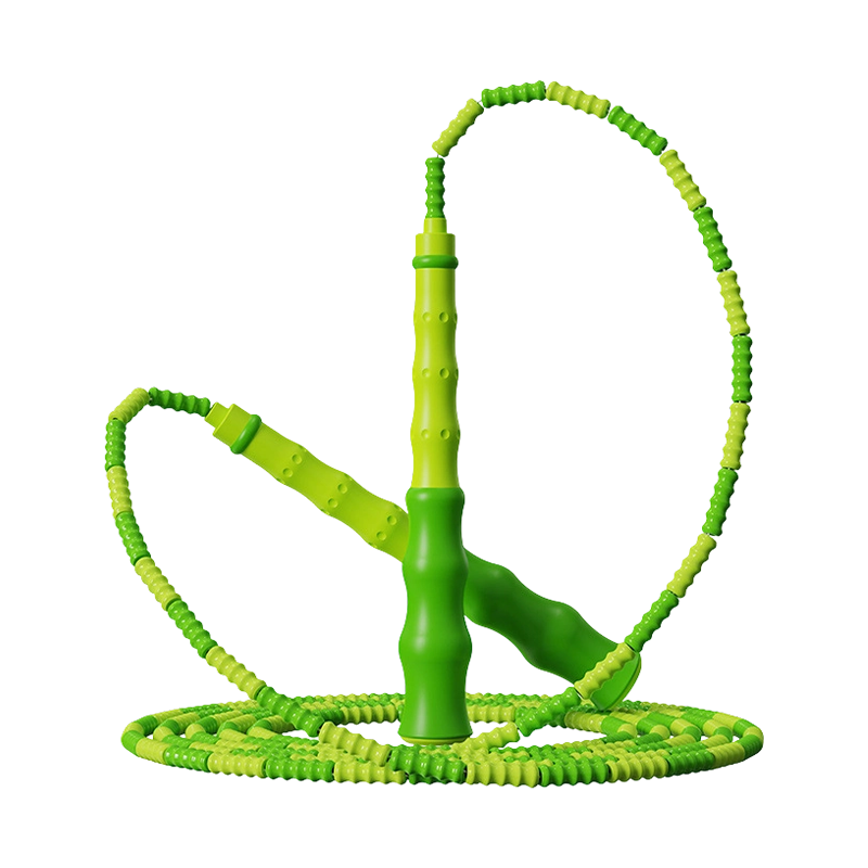 TS-18 Gli studenti della scuola primaria iniziano a imparare a saltare la corda di bambù